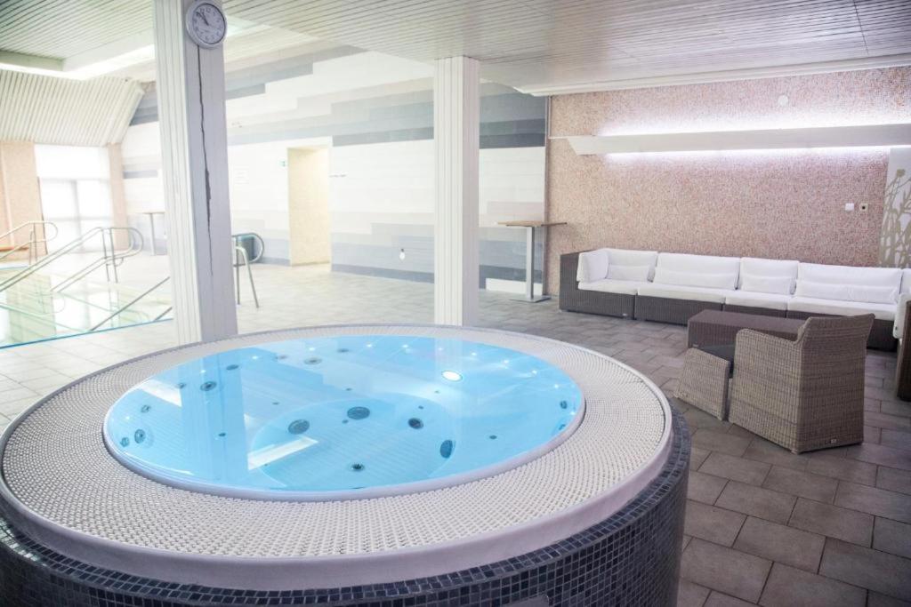 Wellness Hotel Orlik Kozarovice Eksteriør billede